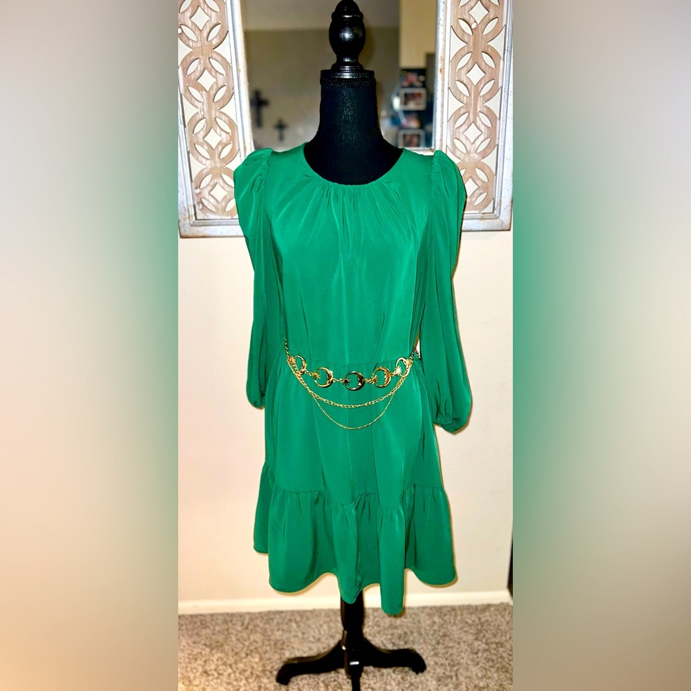 🤩 NEW LISTING! NY & Co Green Tiered DressWomen’s Sz Medium Pullover Button